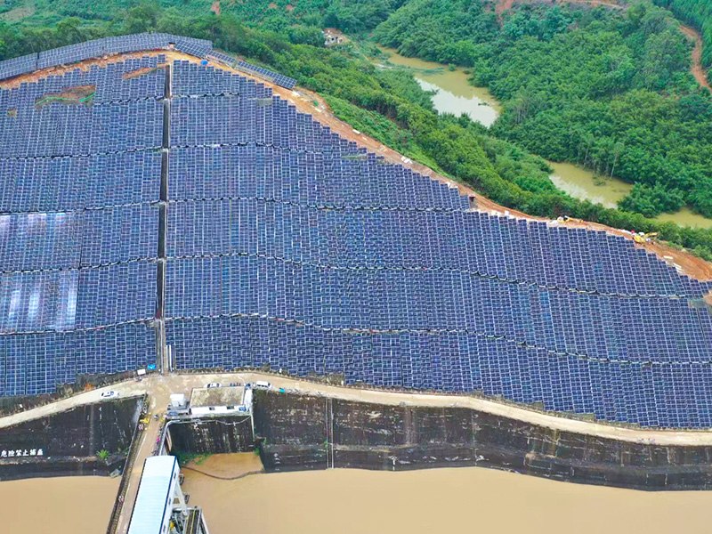 梧州大型陡坡柔性悬挂支架示范项目即将并网发电