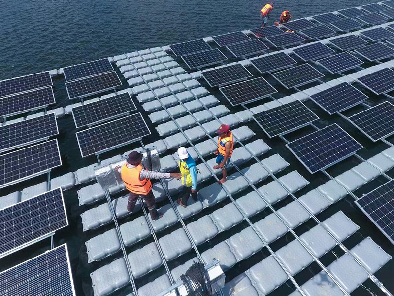 Solar First集团印尼首个浮式支架项目顺利完工