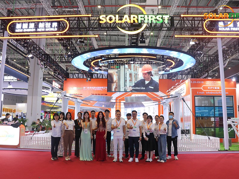 Solar First Group 在 SNEC 2025 展会上展示其全面的光伏支架领导力